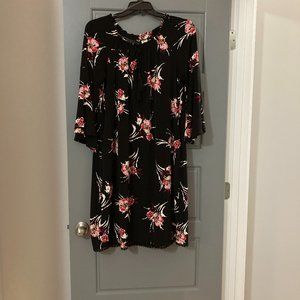 Cato Women 14/16W Black w/ Floral Print Dress & Bell Sleeves, Lace trim hem